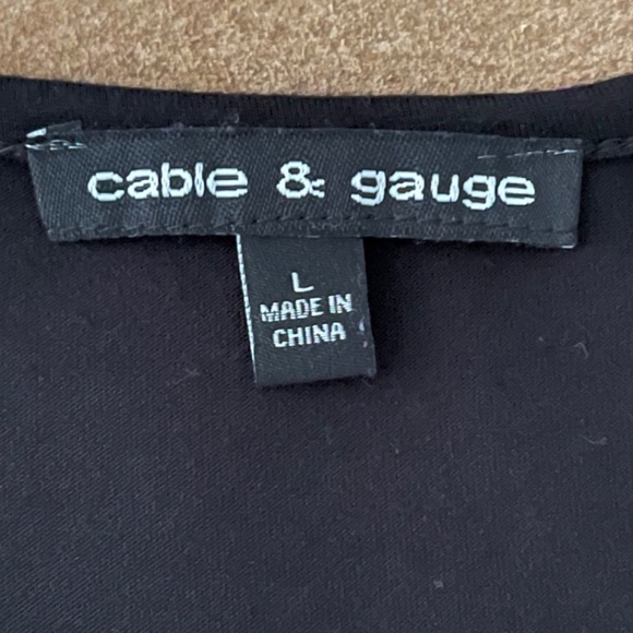Cable and Gauge 3/4 Length Peek a Boo Sleeve Black Size Large - Picture 9 of 12